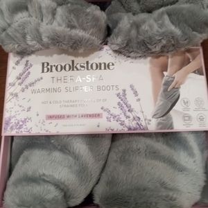WarmingSlippers Brookstone Thera spa